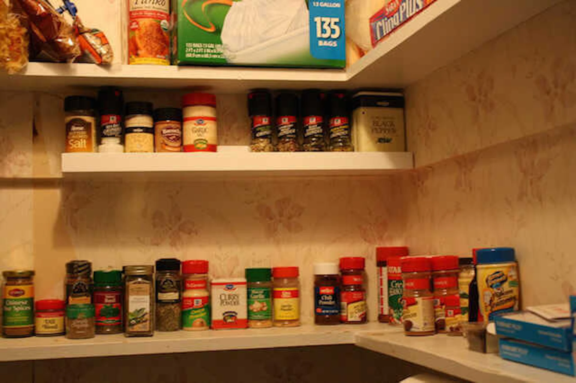 2.使いにくいパントリー(食品庫)