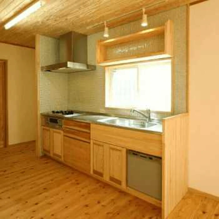 ②色合いを周囲と統一