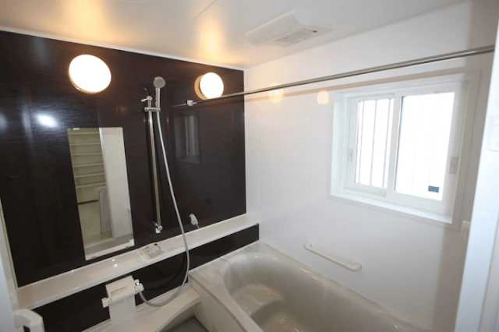 風呂・浴室の天井交換・張り替え費用と注意点!リフォームでカビ・結露を防止