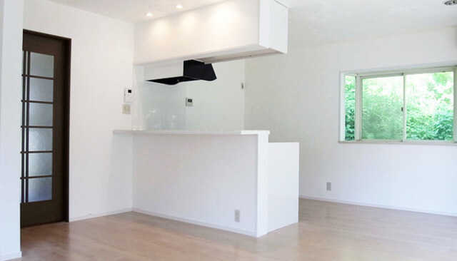 漆喰壁にする費用は？ひび割れなどの対処法や他の壁材との違いを徹底解説 ｜ リフォーム費用の一括見積り -リショップナビ