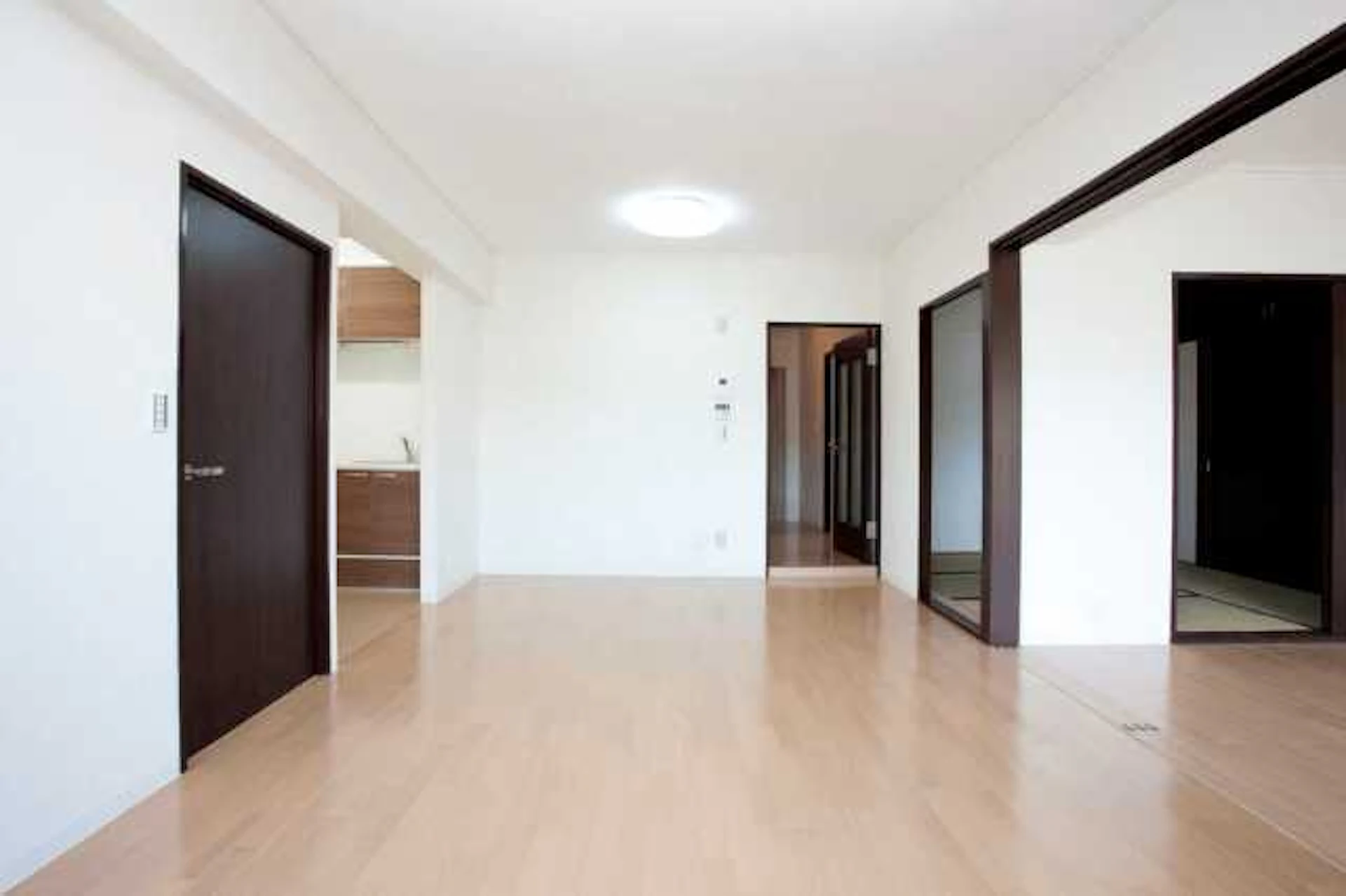 サムネイル:空き家リフォーム・リノベーションの費用と補助金!メリット・デメリットや事例もご紹介