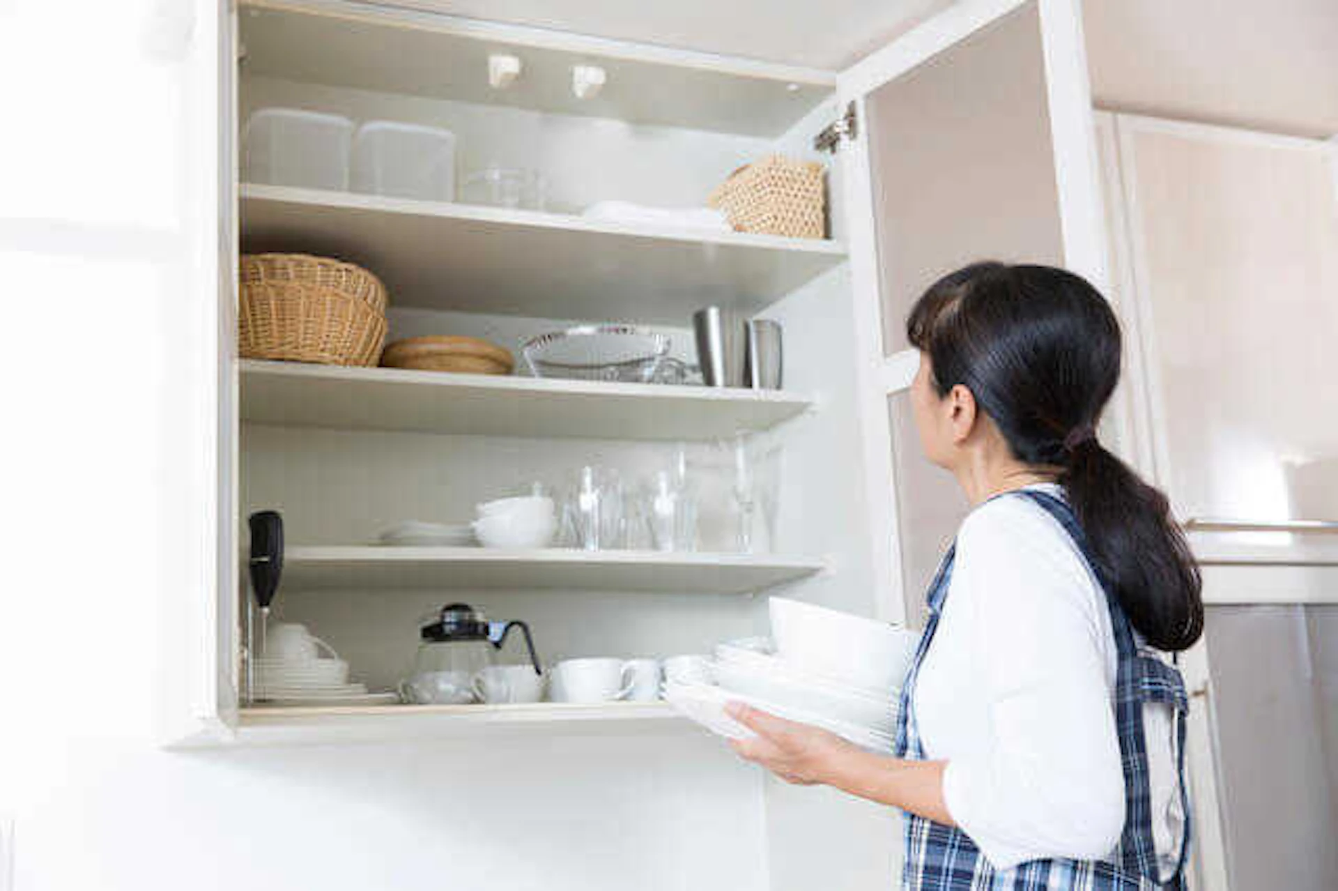 キッチンの吊り戸棚って本当に邪魔?上手にリフォームするためのポイント