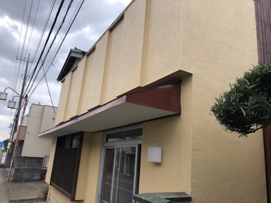 【300〜400万円】瓦積み直し、外壁塗装、屋根カバー工法