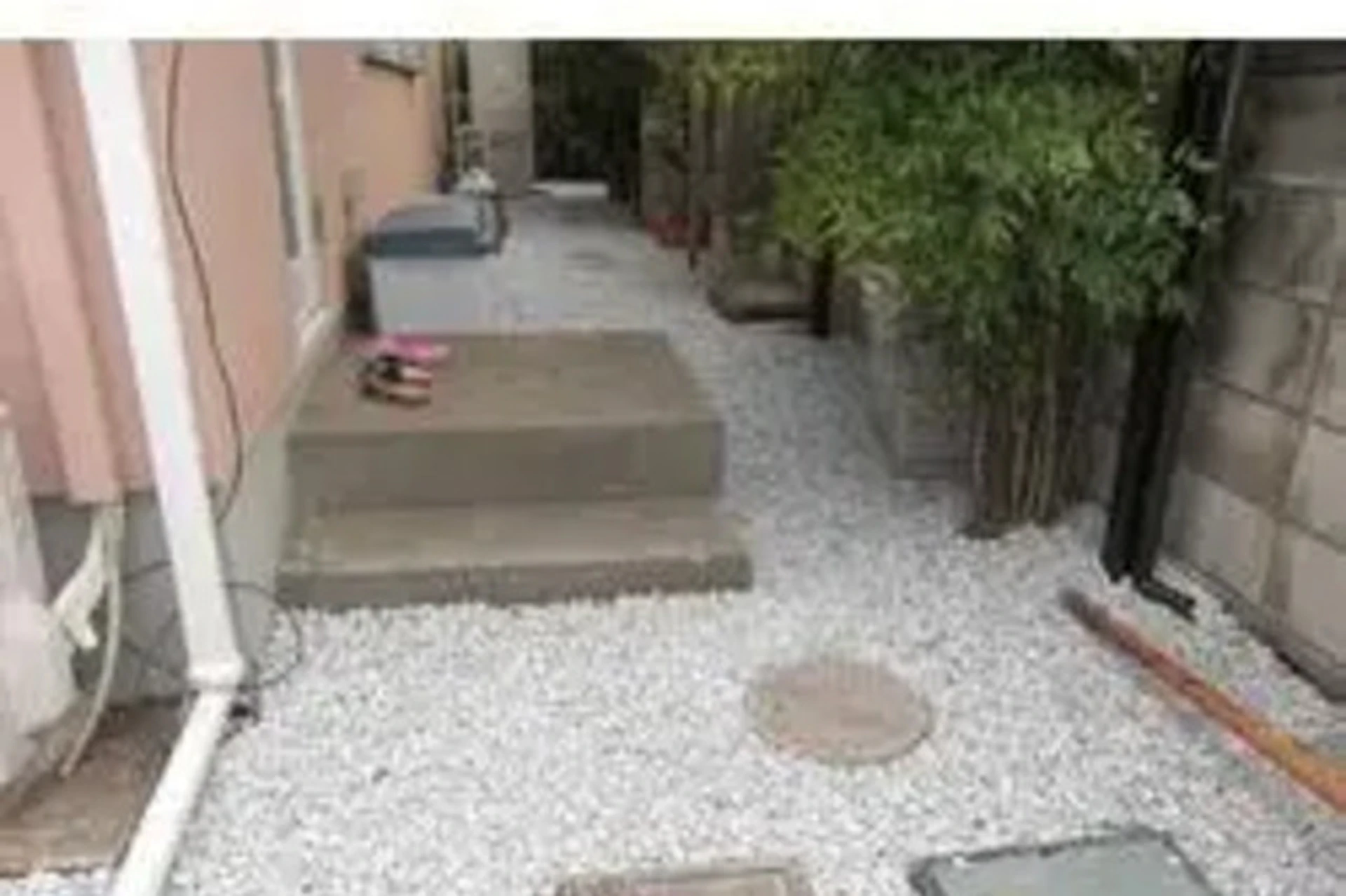 事例1 砂利敷きで雑草対策