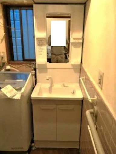 【50〜100万円】排水管漏水により洗面台交換