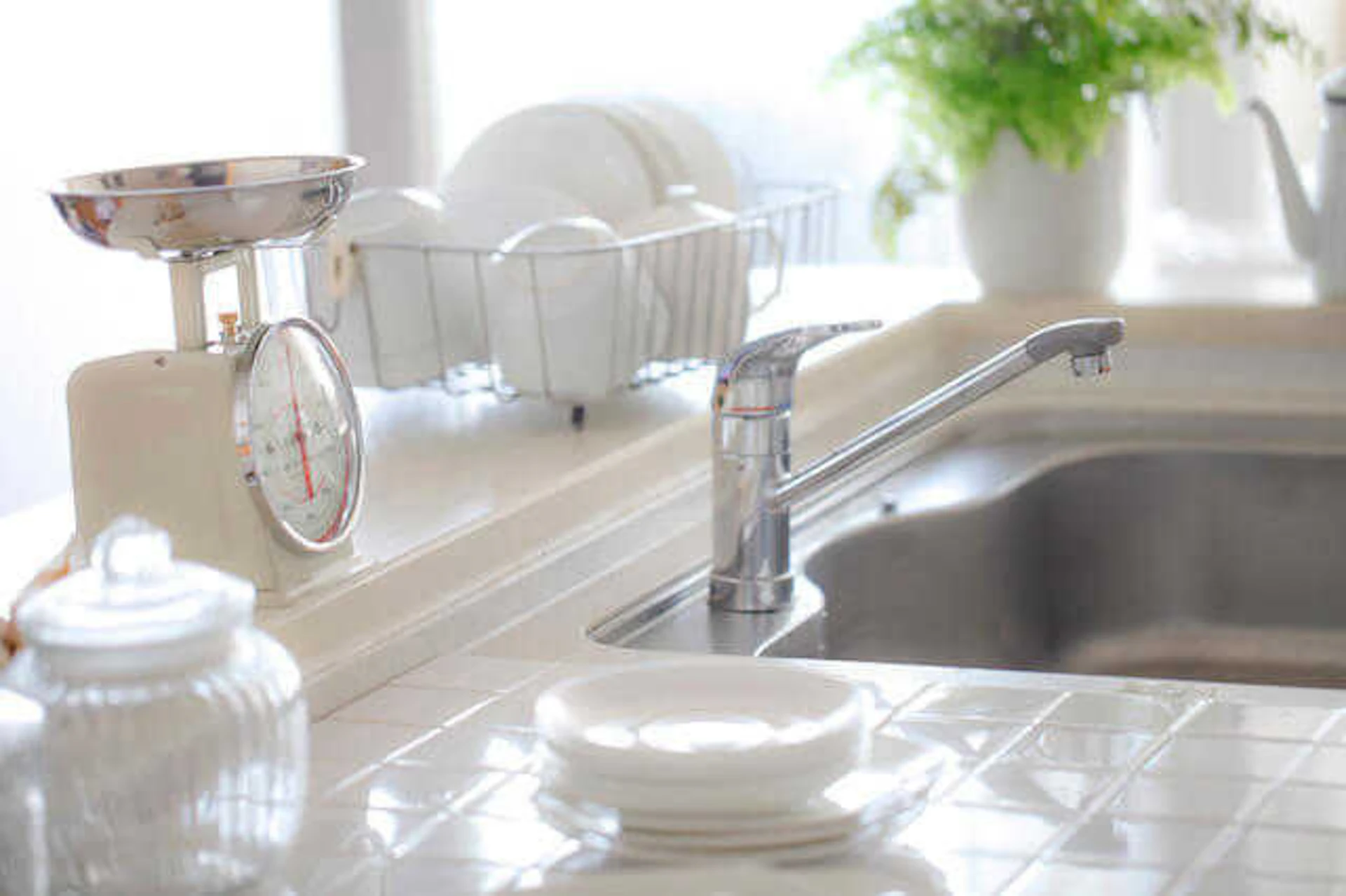 キッチンのワークトップ(天板)の素材比較!交換やDIYによる修復は可能か?