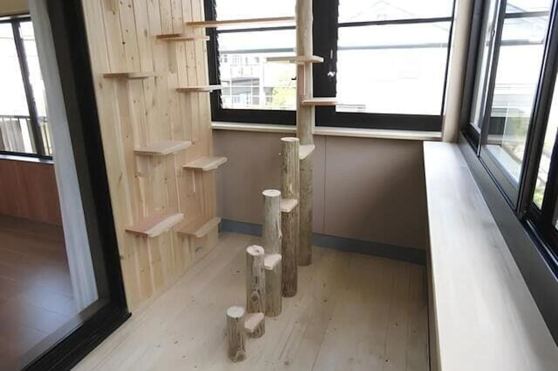 事例1 ベランダを猫の遊び場へ