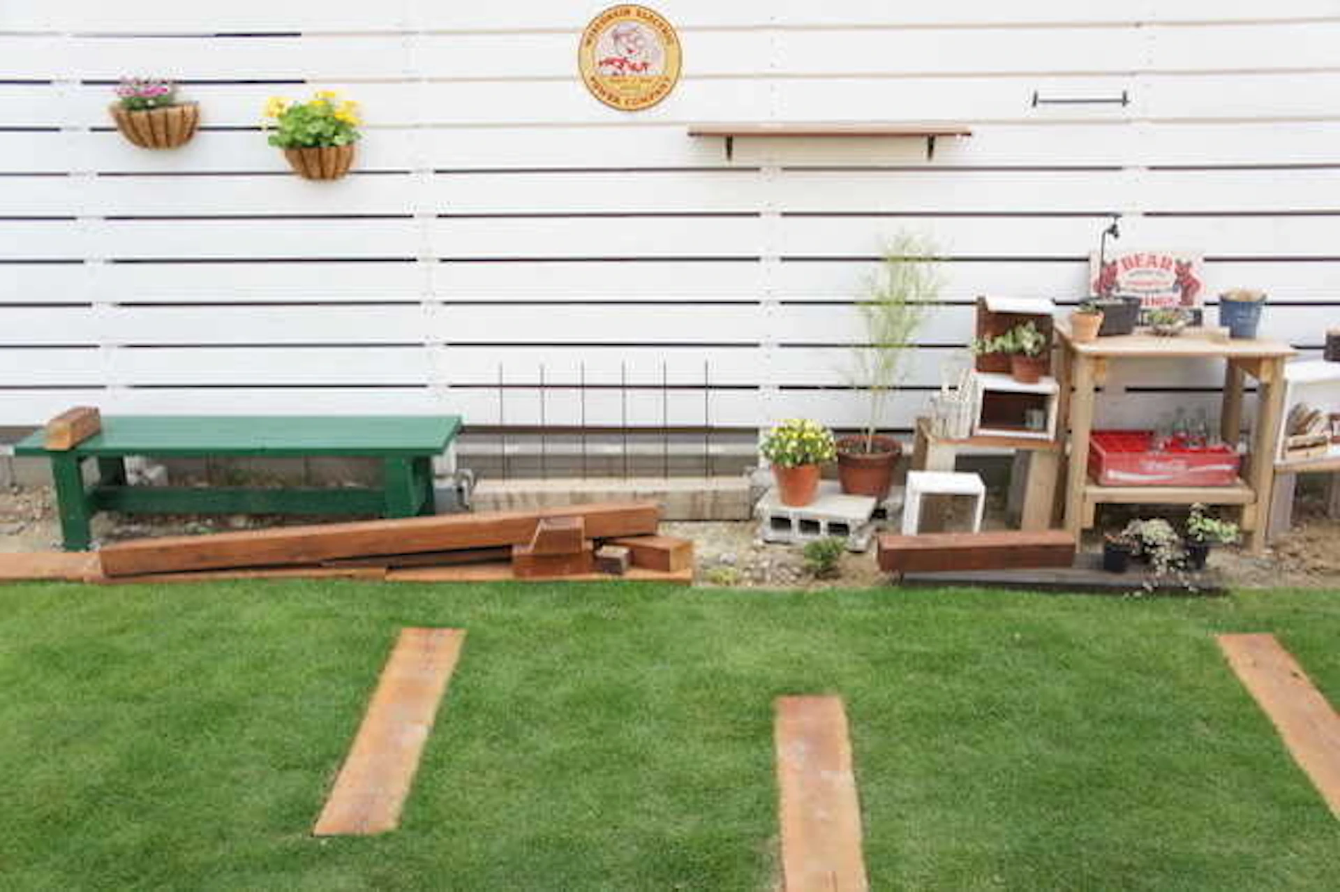 サムネイル：鮮やかなグリーンが素敵！芝生を敷きつめて上質なお庭づくり