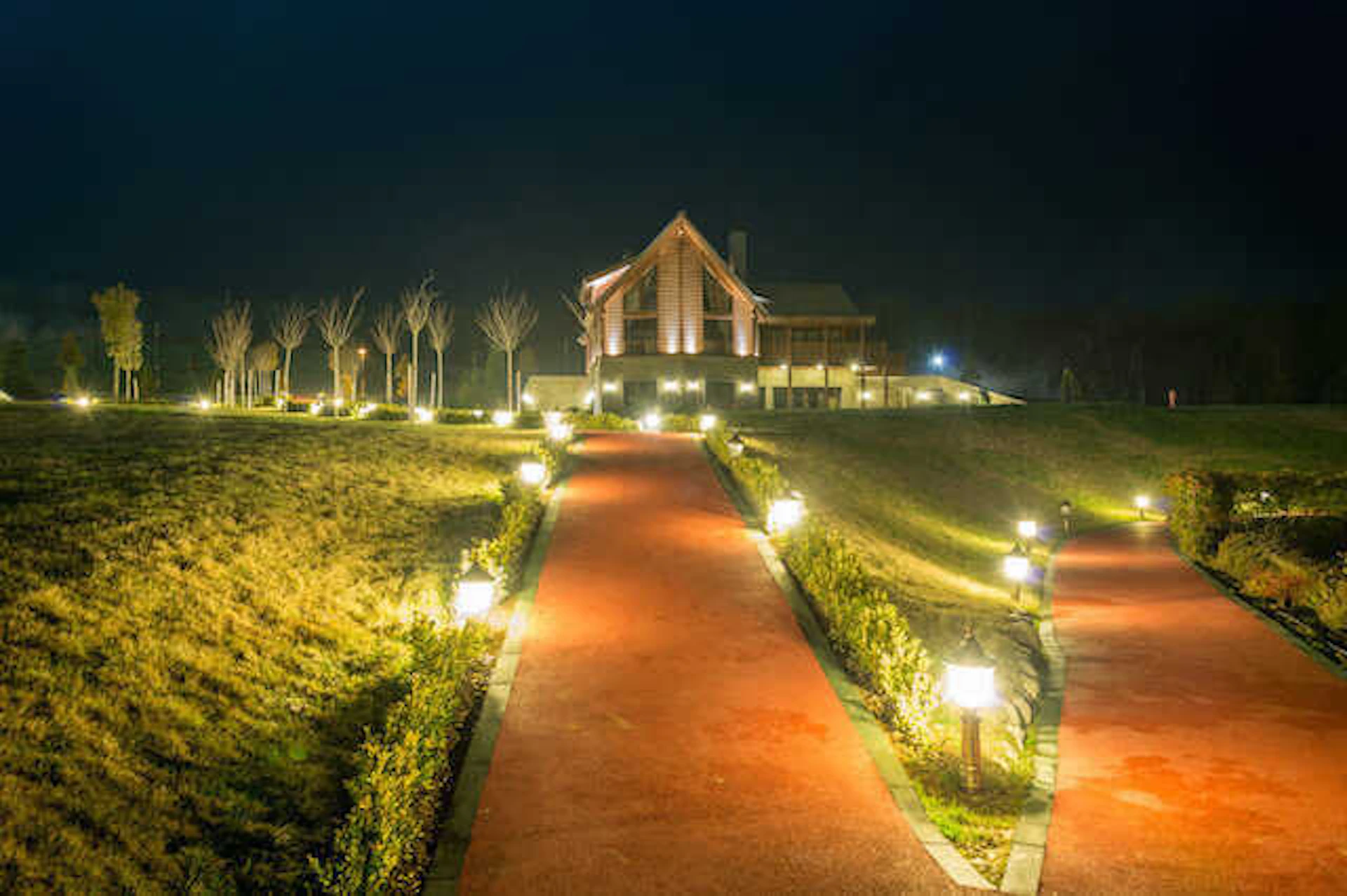 エクステリアをライトアップ