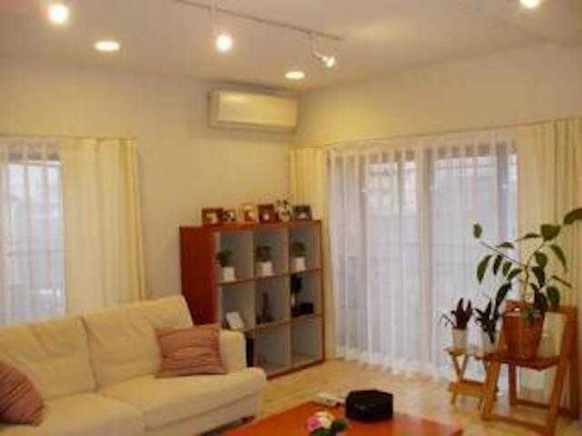 珪藻土とパイン材で快適なリビングに