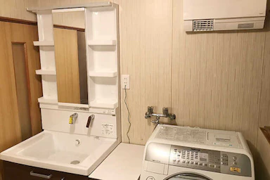 [55万円] 内窓や暖房も設置し、暖かい脱衣所に