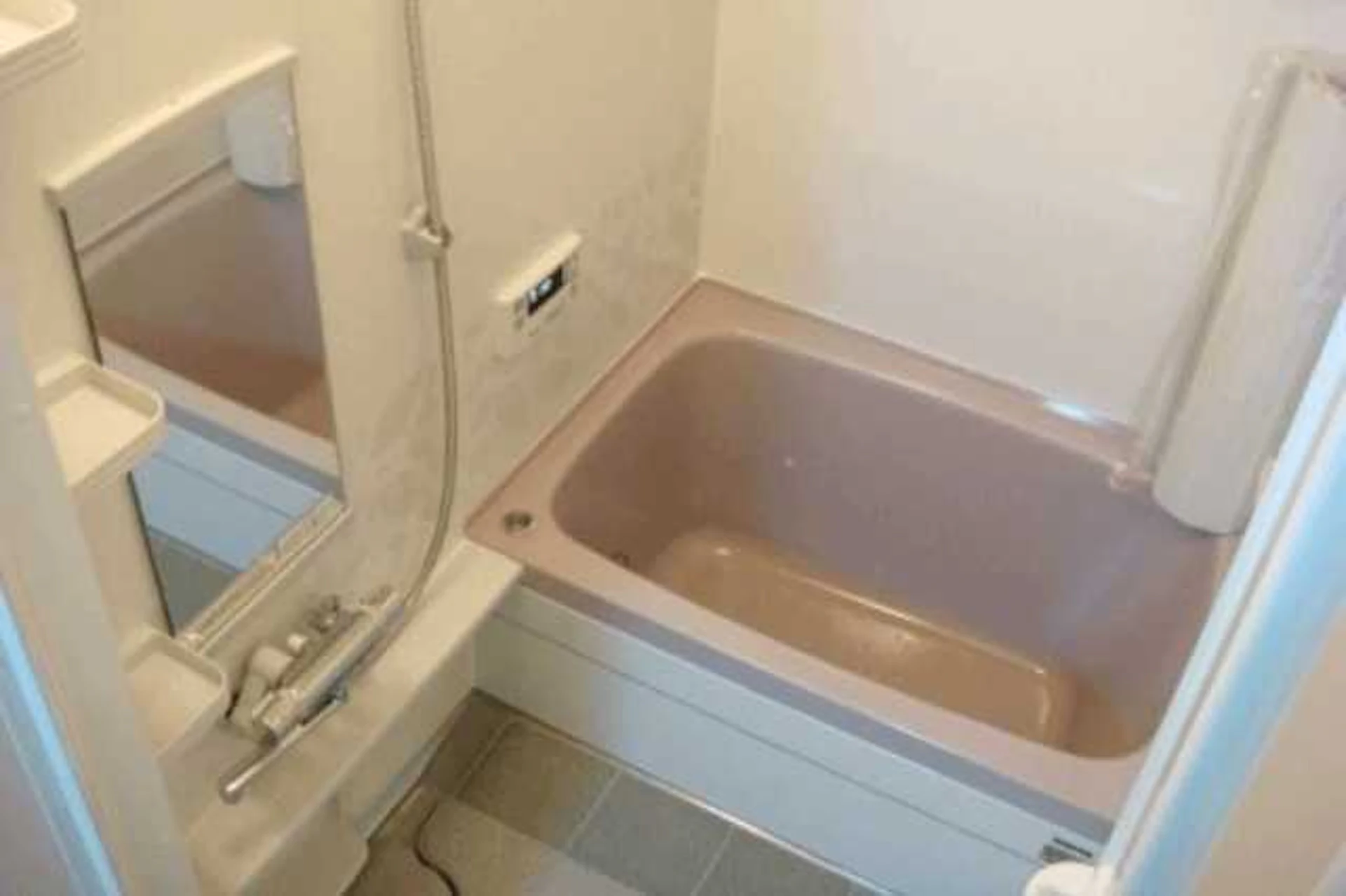 狭い浴室・お風呂を広くしたい!リフォーム方法と費用・事例、おすすめのサイズやメーカー品は?