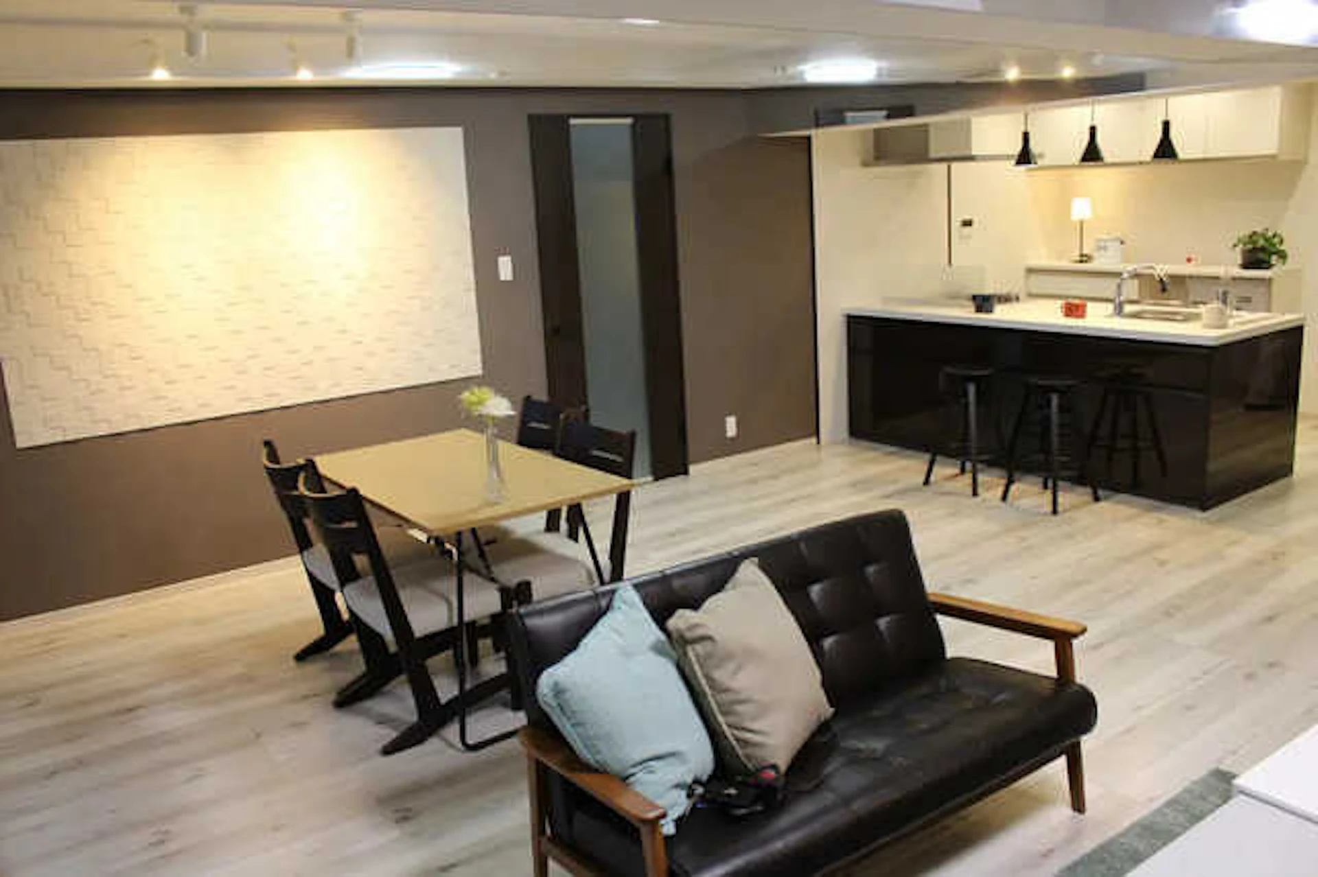 シックなカラーで統一する