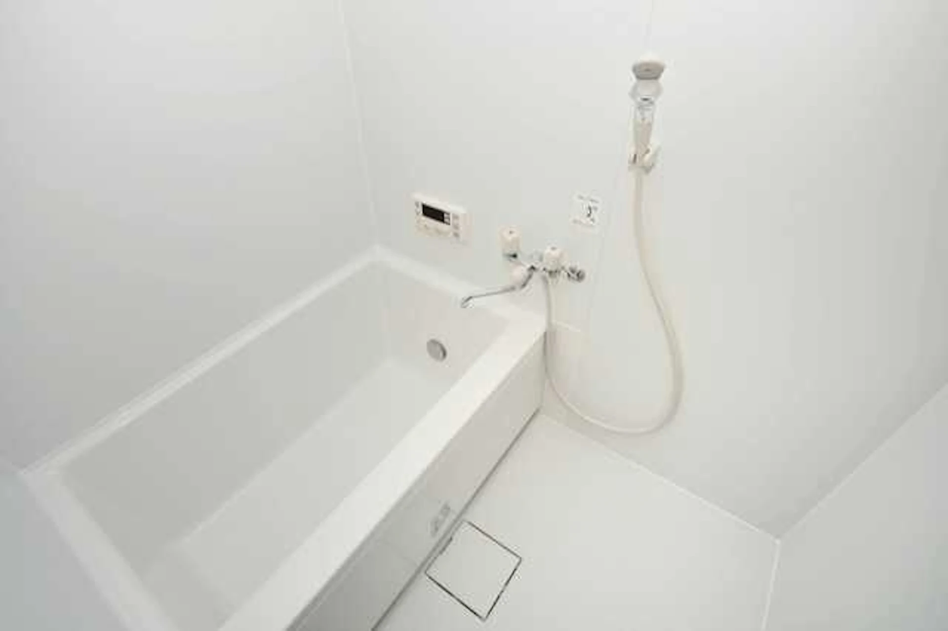 ライフスタイルに合わせて選ぶ！浴槽の形・素材の種類知っていますか？