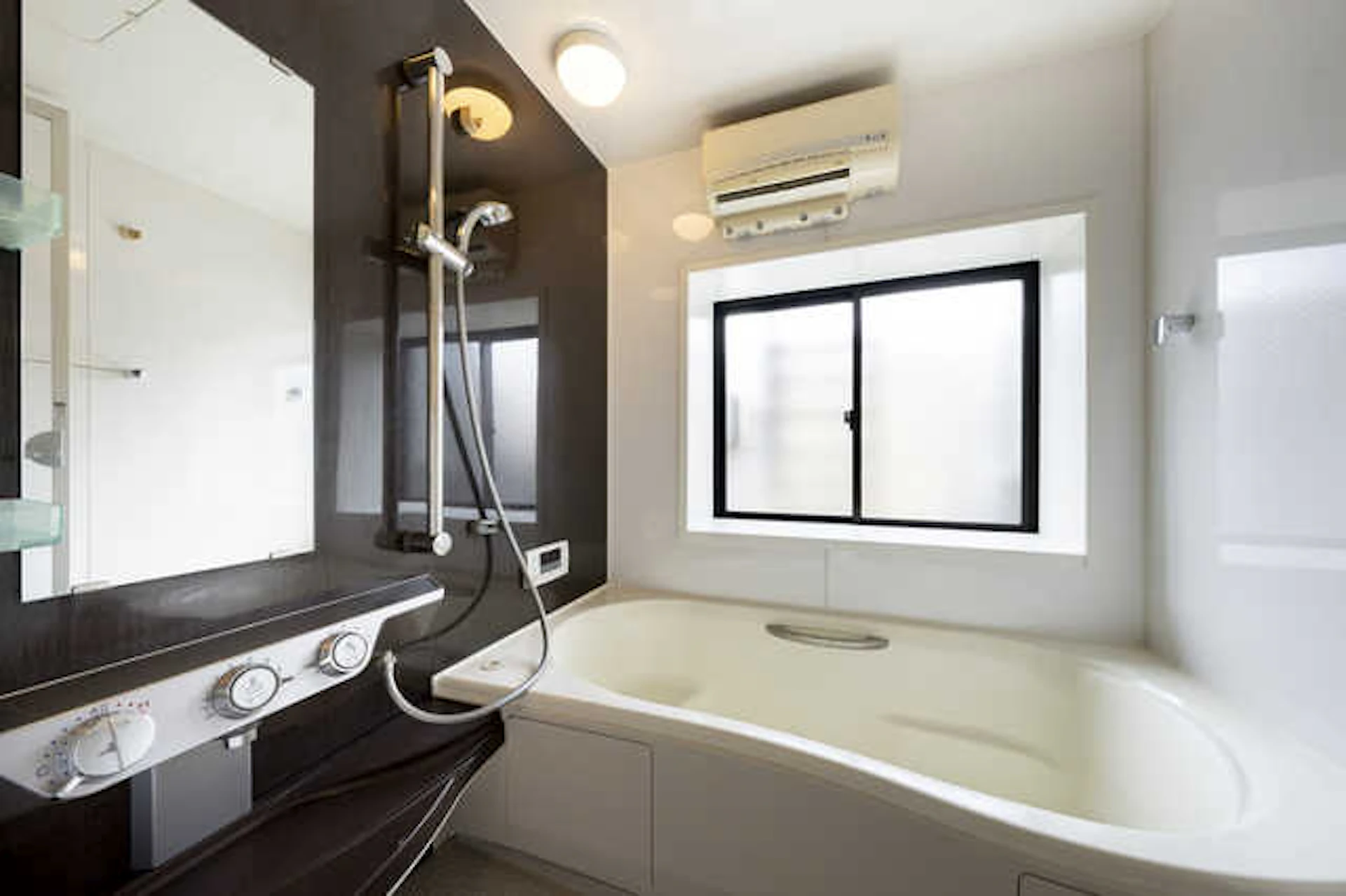 システムバスのリフォームはプロに相談しよう