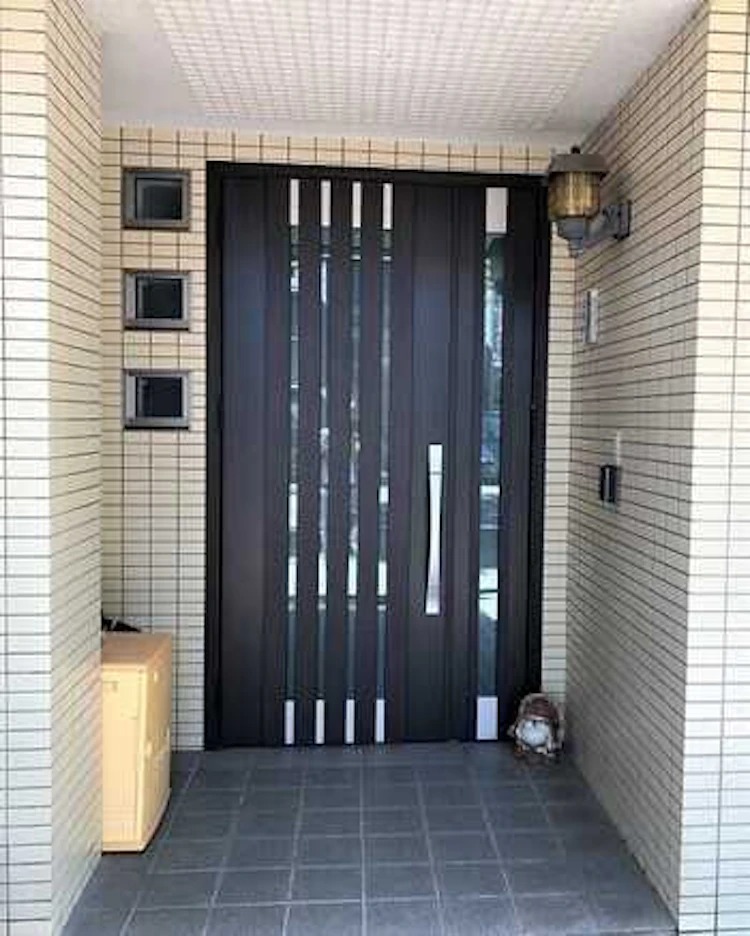 事例9 断熱性が高い玄関ドアへの交換リフォーム