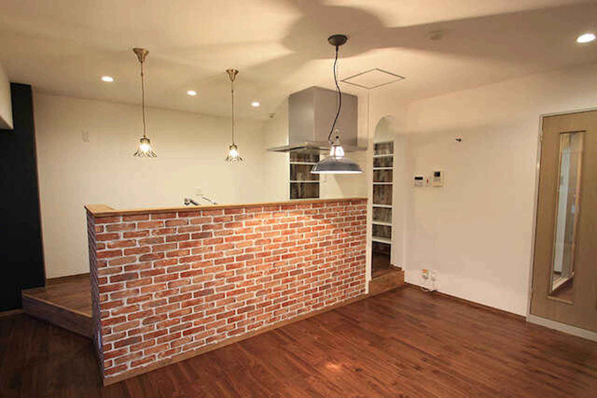 【事例2】 中古マンションを2DKから1LDKの間取りに変更