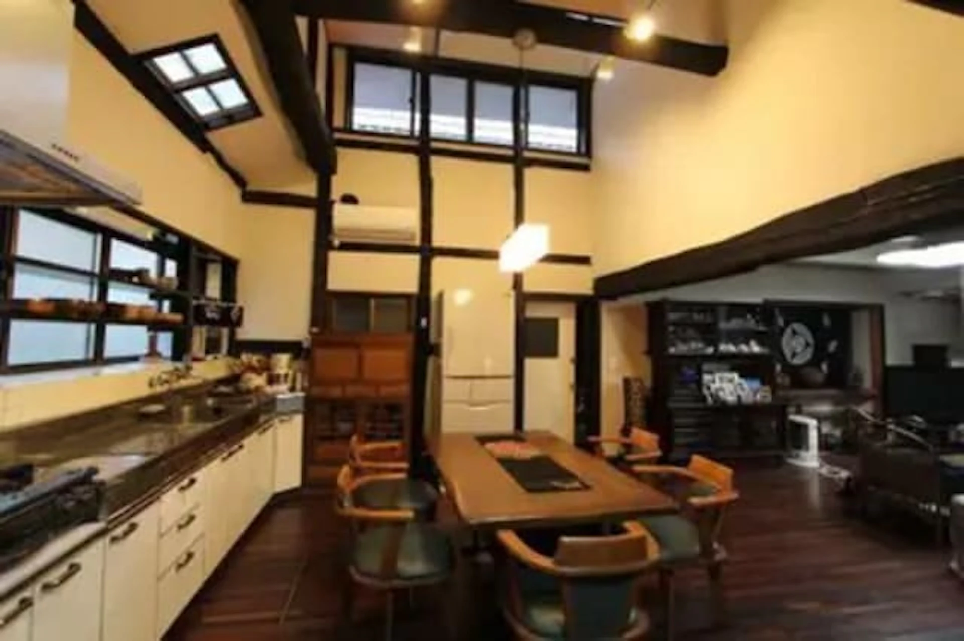 事例7：太い梁を活かした古民家の風情があるリフォーム