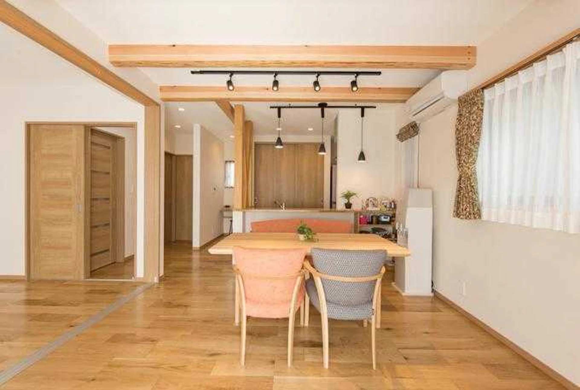 主な自然素材7種類の特徴・価格の比較