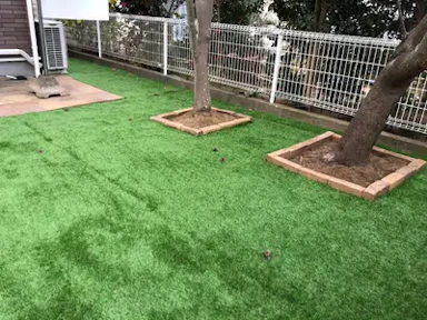 ペットが走れる人工芝の「お庭」