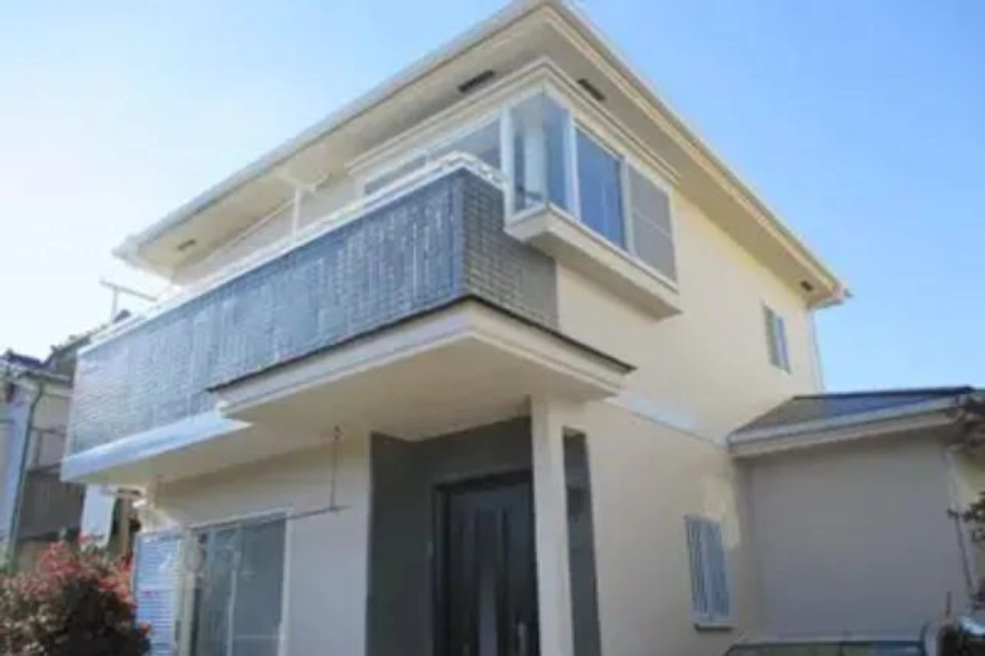 事例1 深いひび割れを補してきれいに