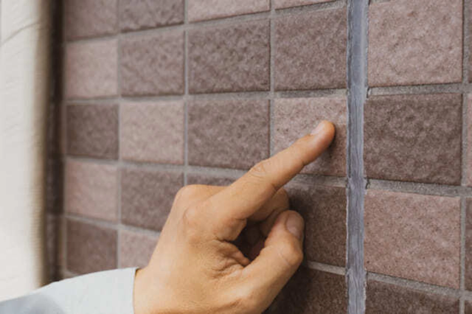 外壁の塗り替えをすべきタイミングは?