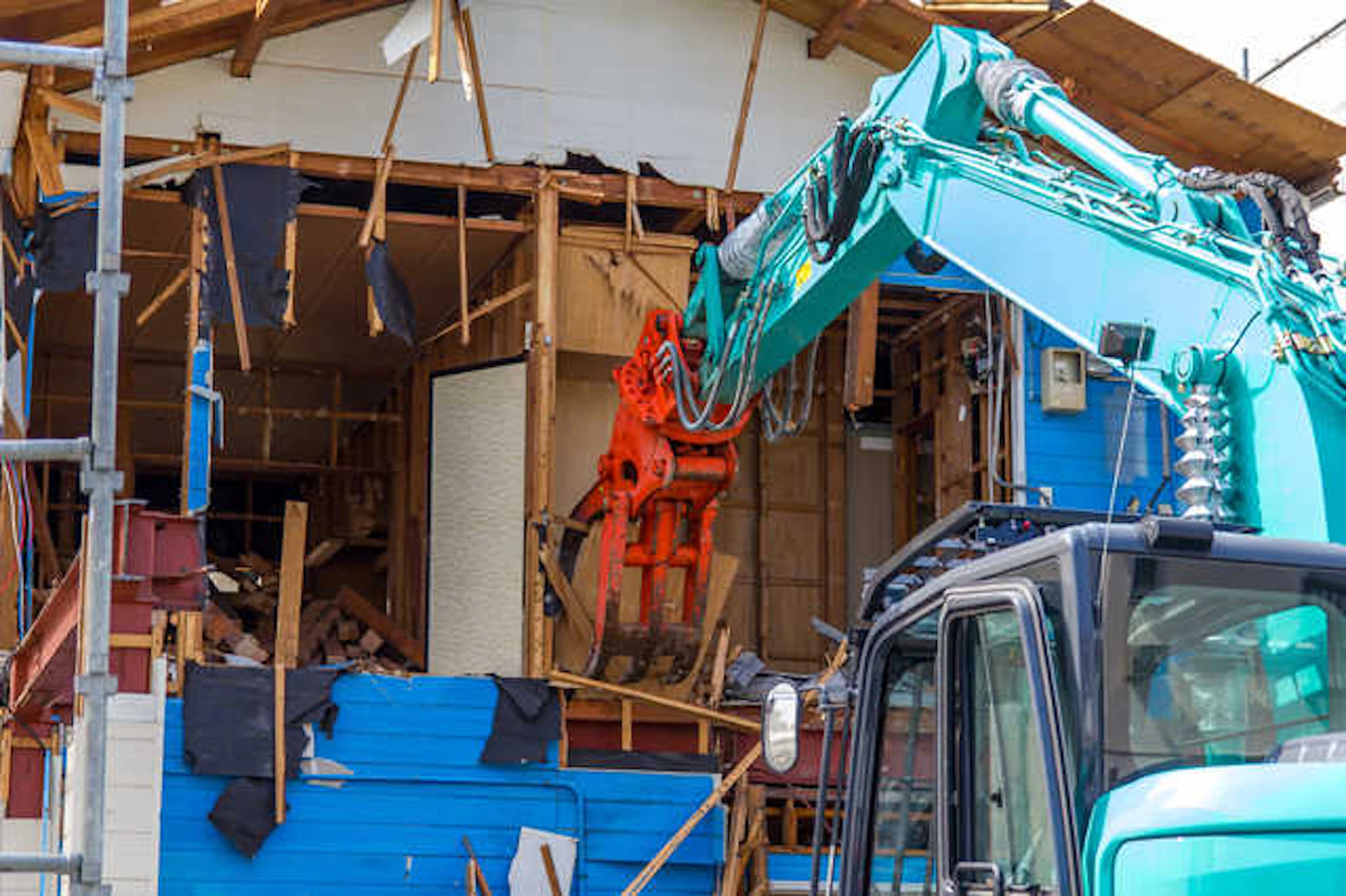 一軒家の実家を解体するために必要な費用