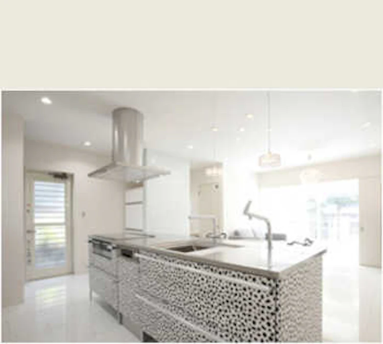 事例3：ダルメシアン柄のおしゃれなキッチンに