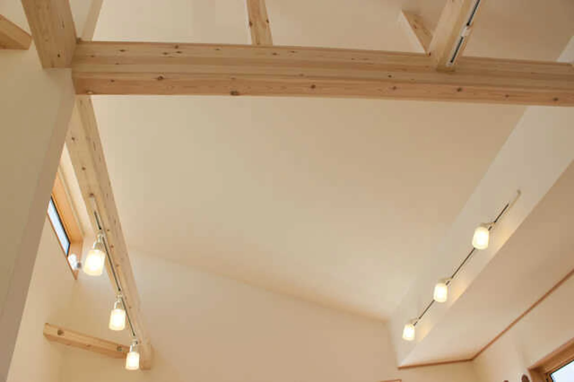 天井を高くする