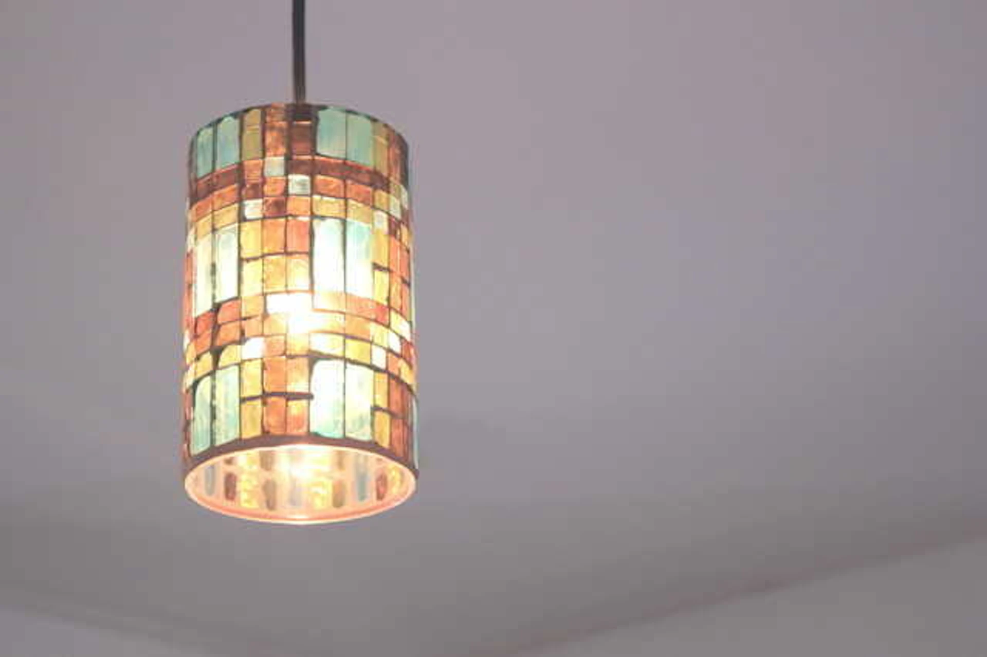 ステンドグラス製のペンダントライト