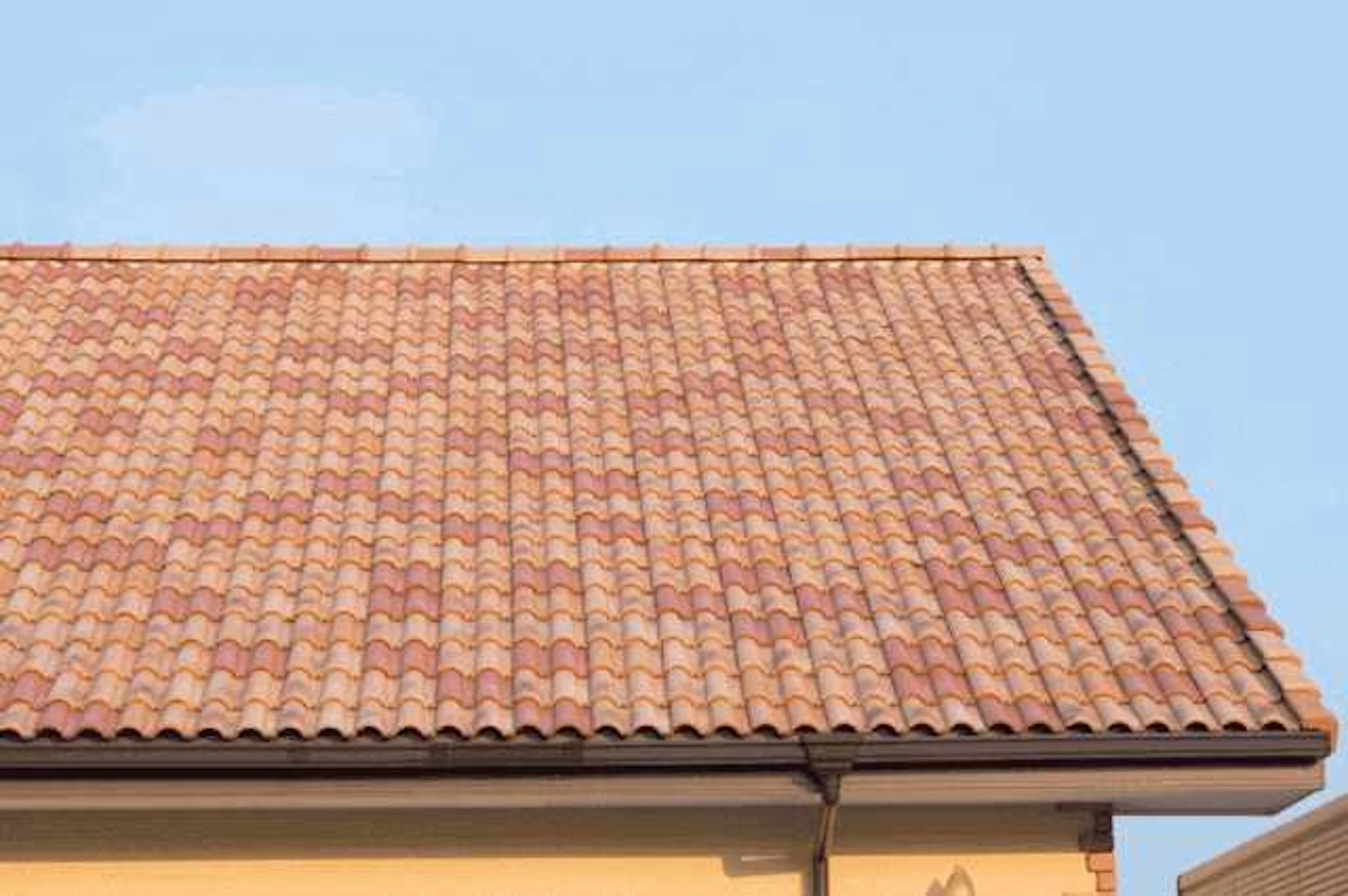 洋瓦のメンテナンス周期は基本10~20年