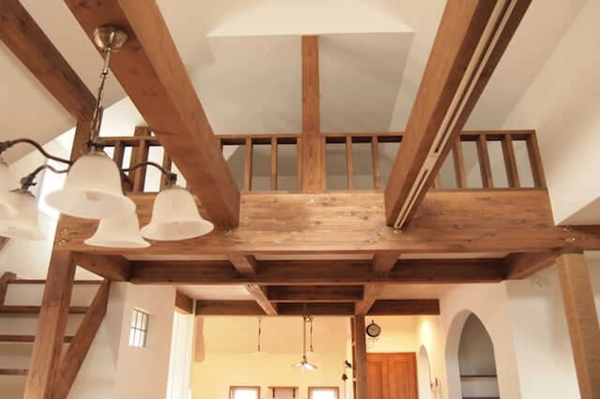 サムネイル:ロフトの新設にかかる費用は?メリット・デメリット・注意点を解説!