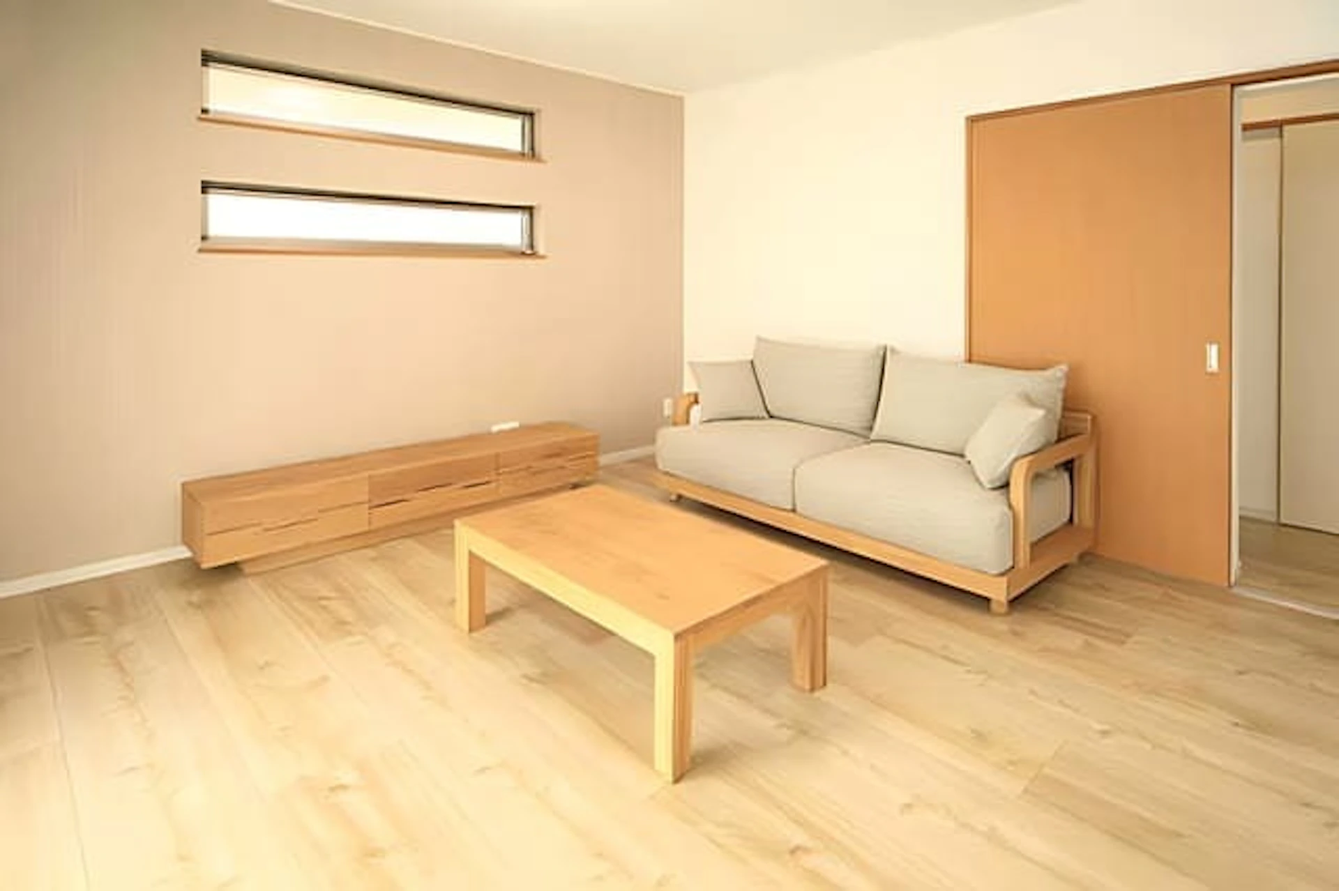 ナチュラルな雰囲気のリビングルーム