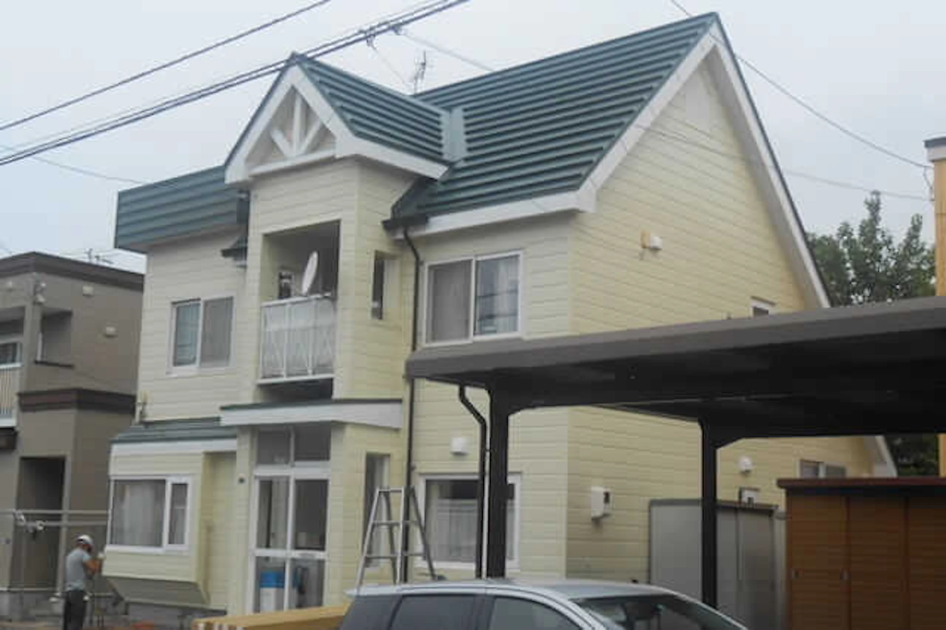 勾配屋根方式(スノーストッパールーフ)