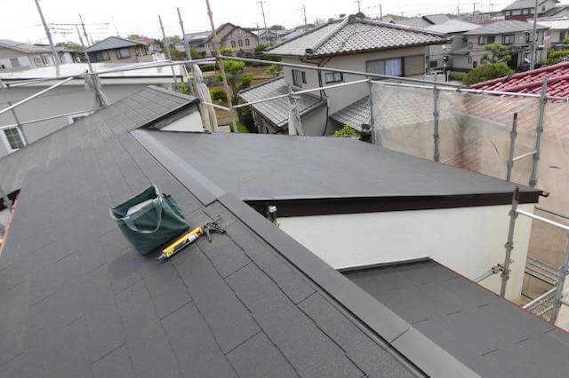 スレート屋根の葺き替えリフォーム事例