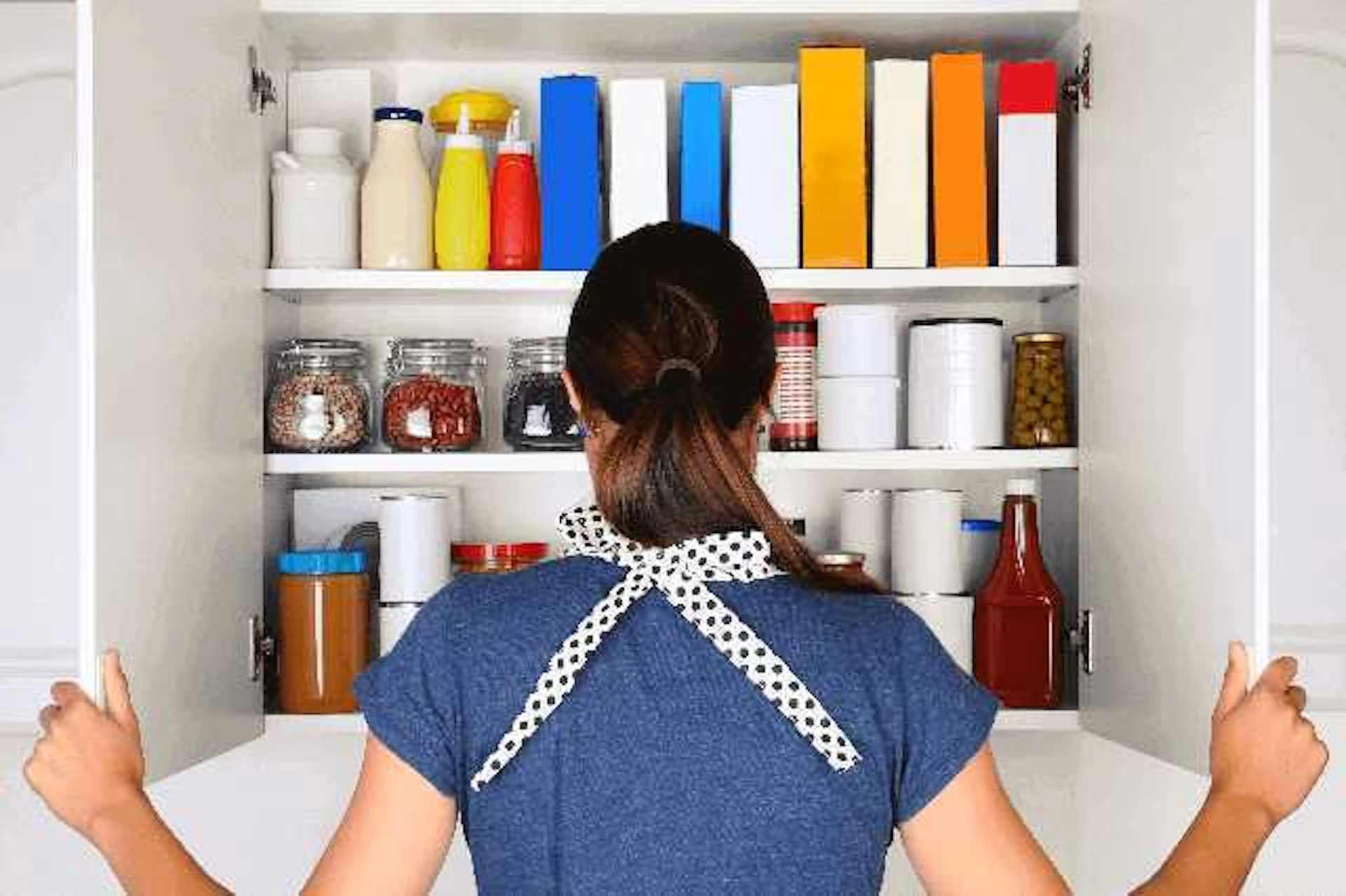 観音開きタイプの壁面収納にする方法も