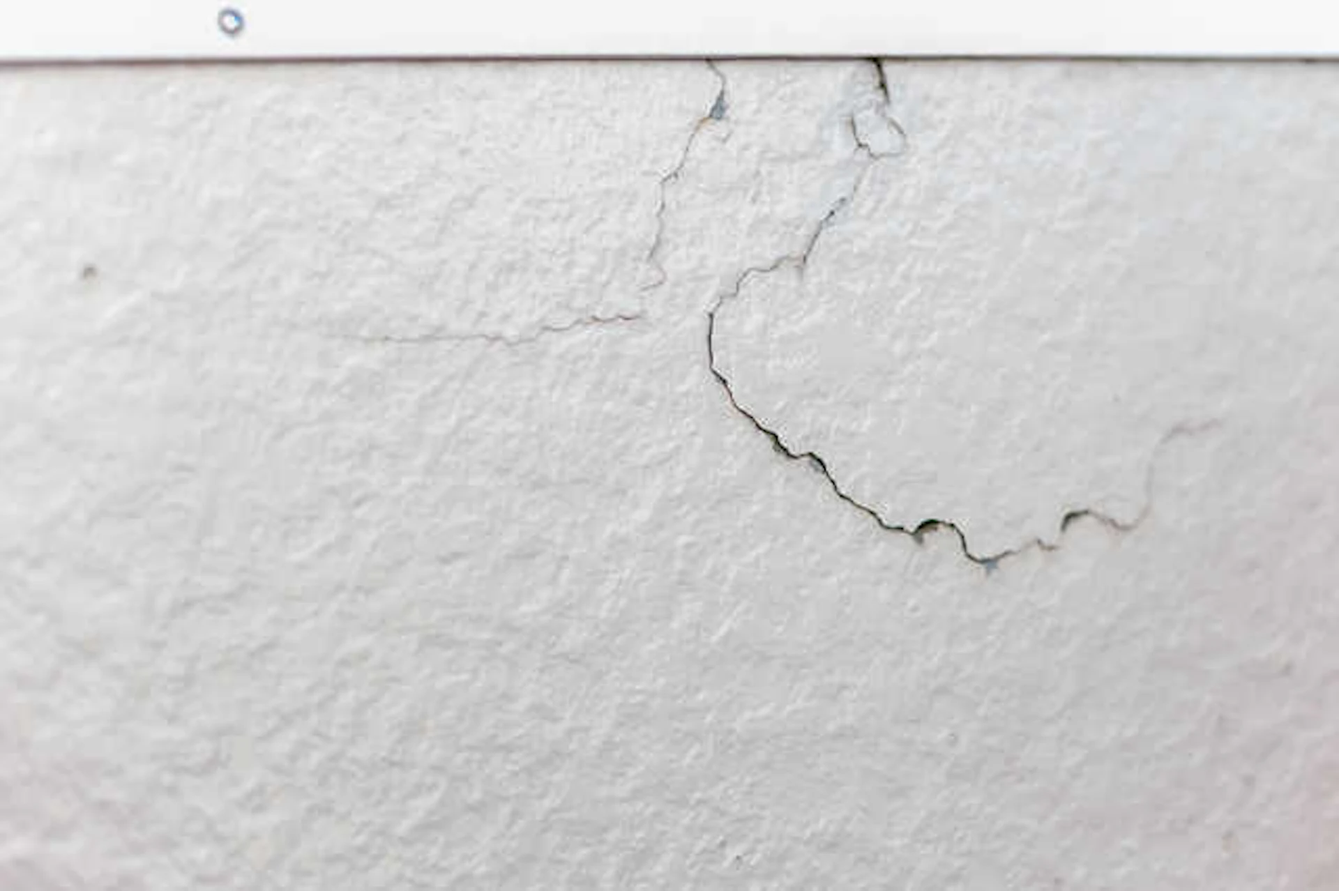 ⑥ひび割れ・クラック