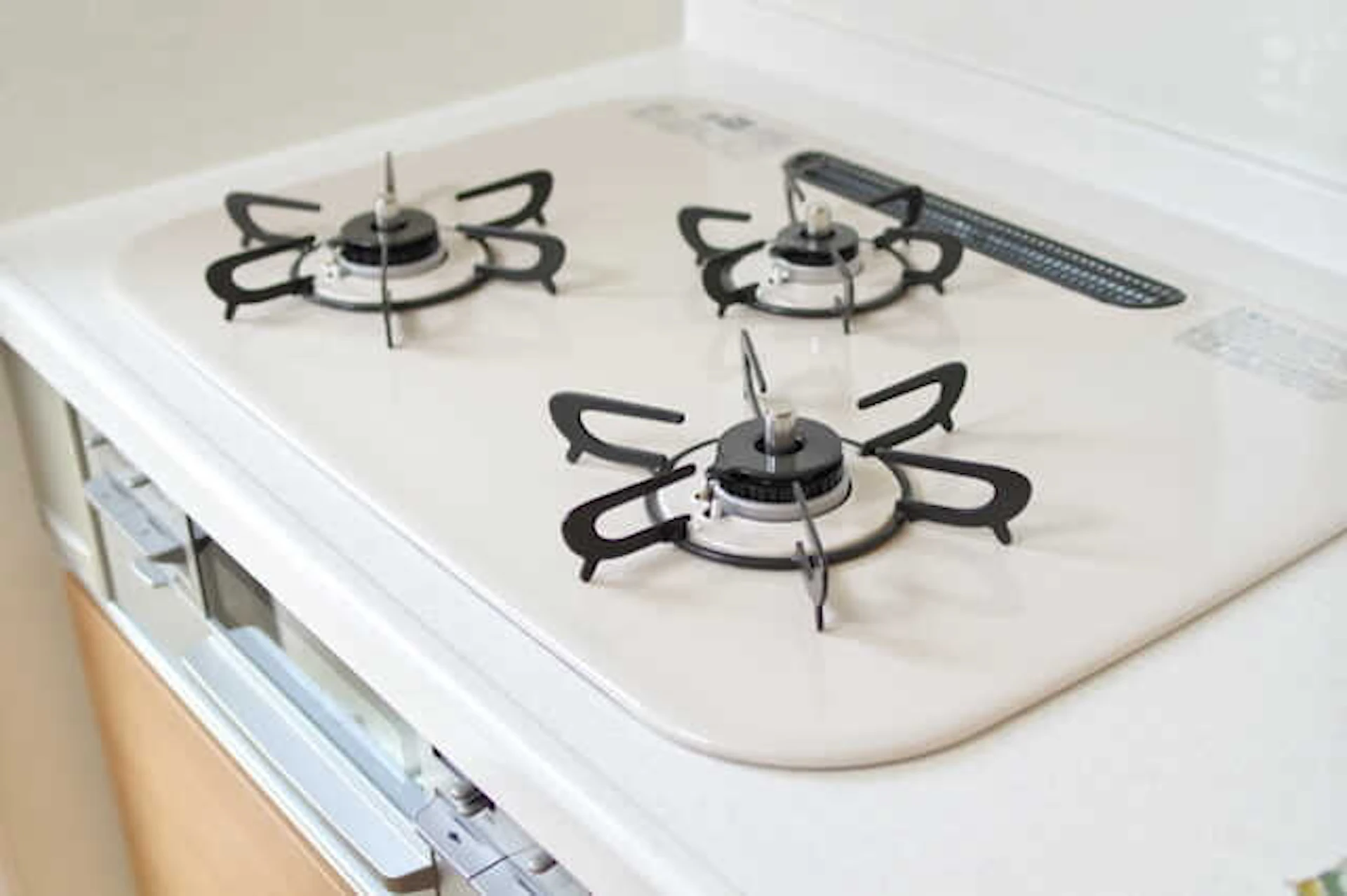 システムキッチンのグレードを下げる