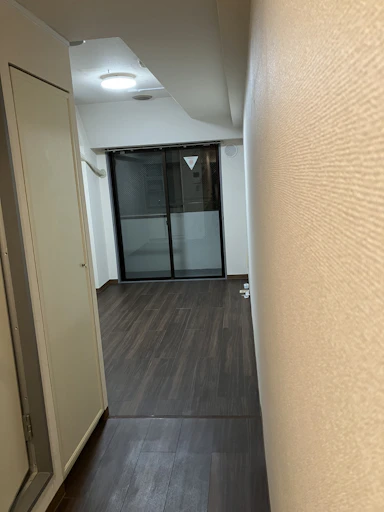 シックな色合いへ