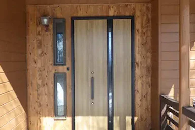  【20〜50万円】断熱性のある玄関サッシに交換