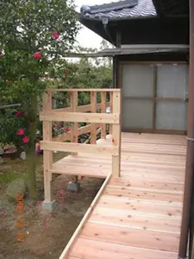 【20万円】広々としたウッドデッキ