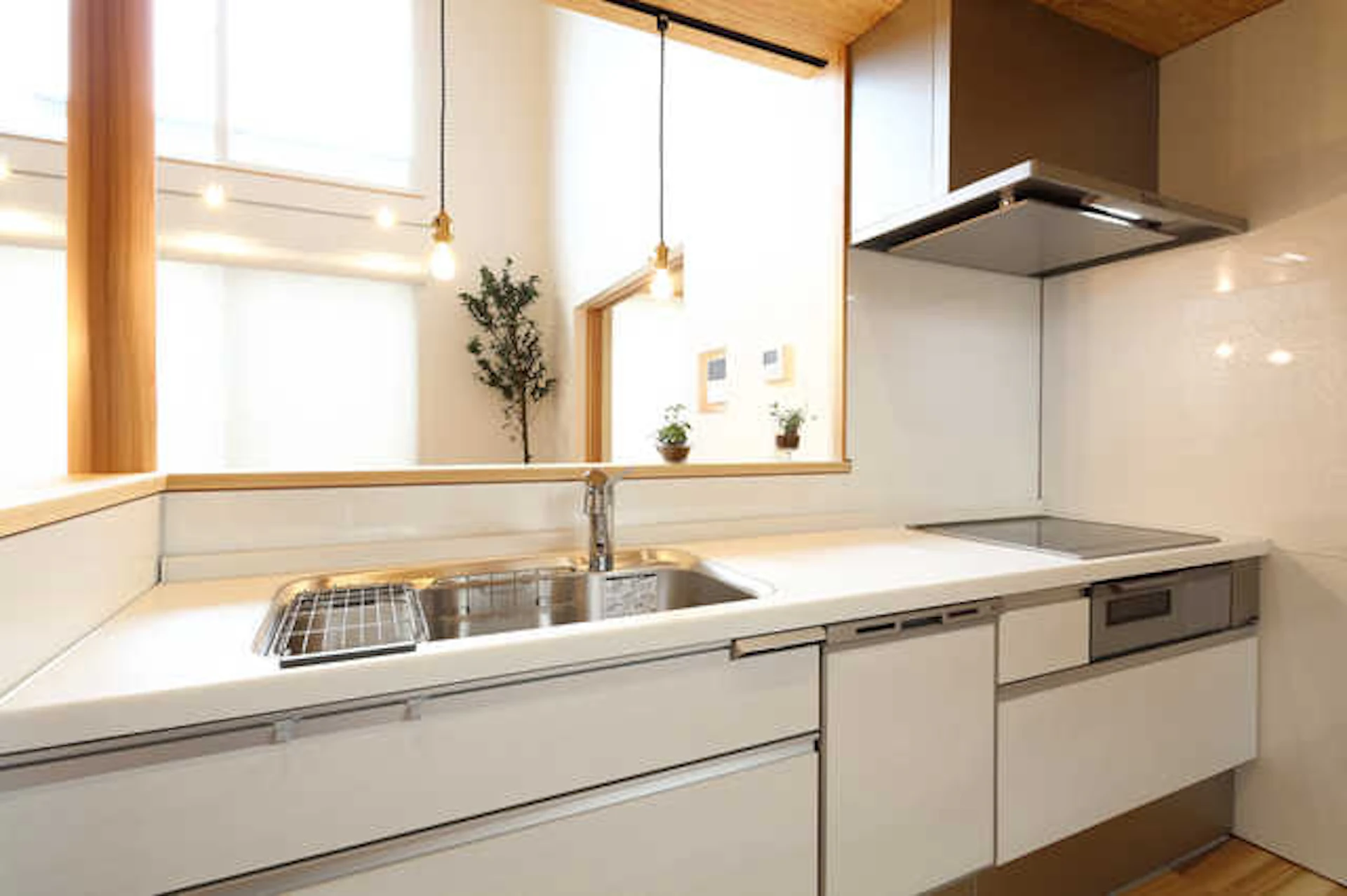 ホワイトのキッチン