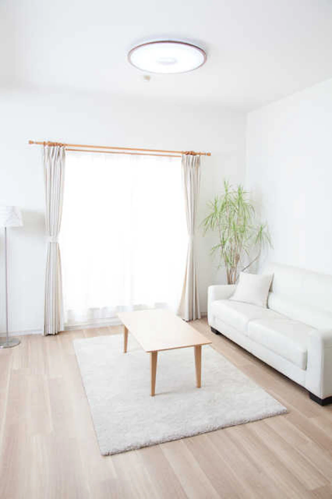 姿見の鏡を置く