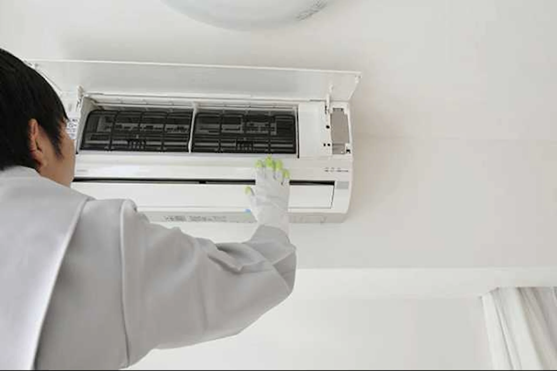 エアコンのカビ臭さを取り除く!自分でできるエアコンの掃除の仕方