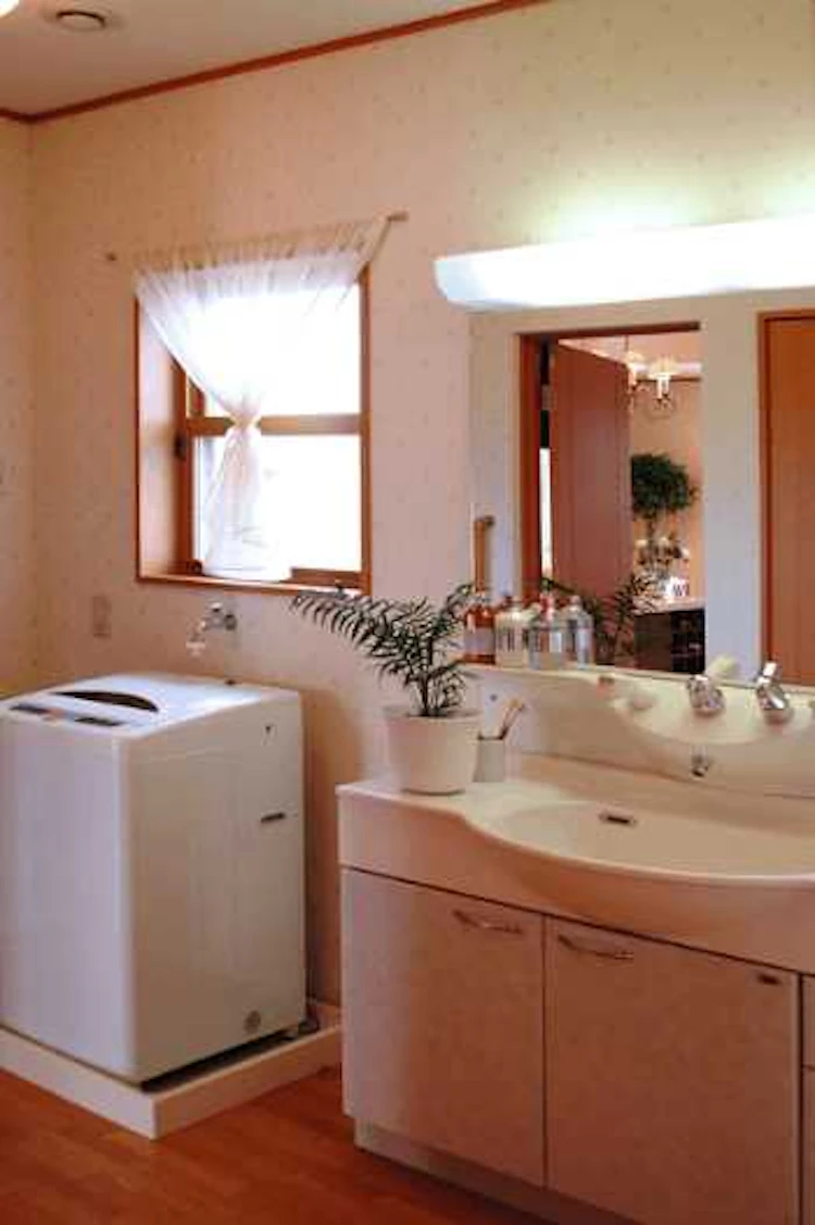 洗面所・脱衣所にピッタリの壁紙の選び方!張り替え費用・おしゃれなコーディネート実例