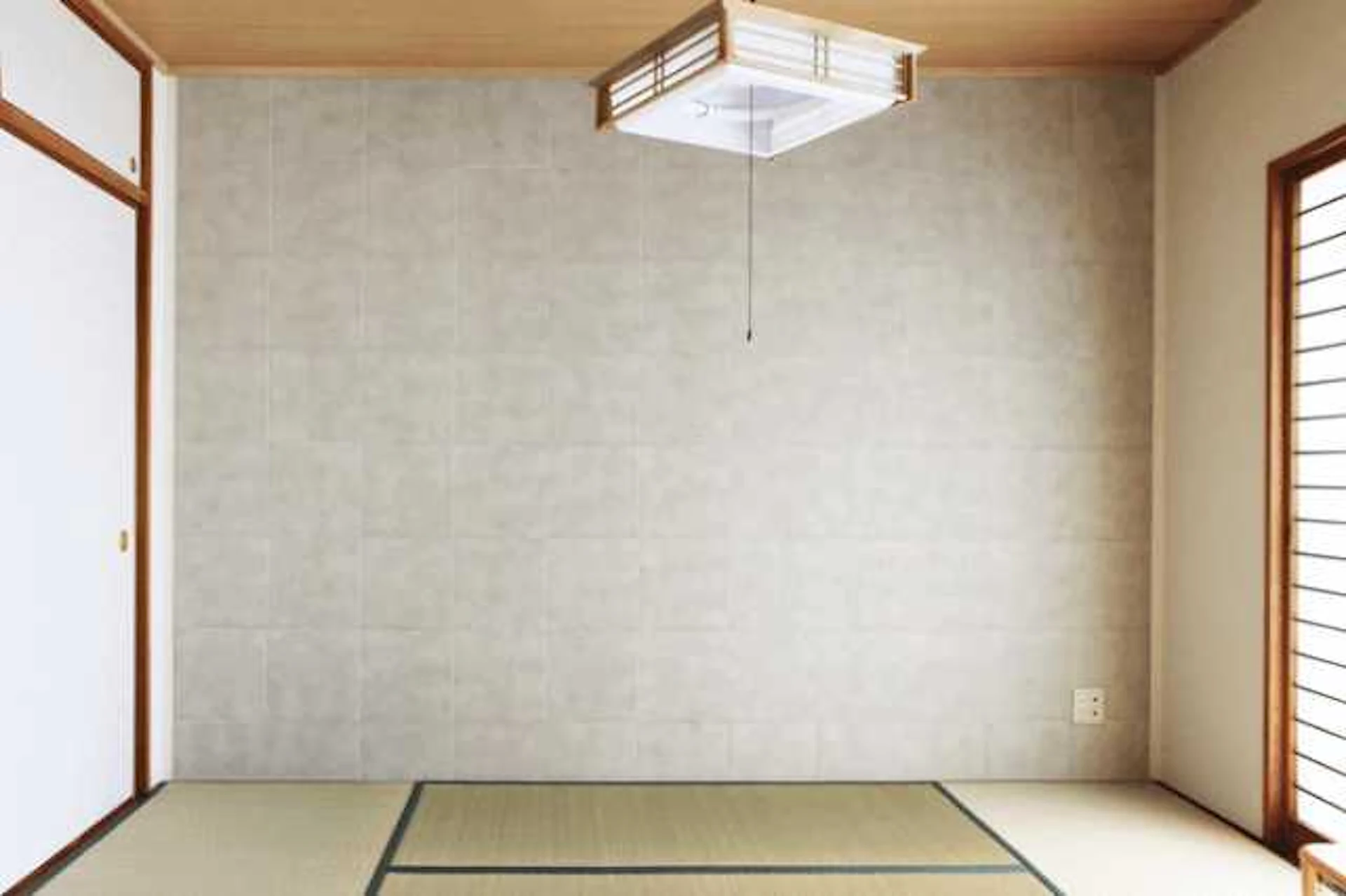 グレーベージュ色の壁紙の和室