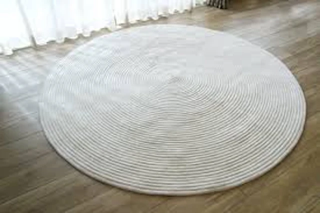 サムネイル：お部屋のメインに！"円形ラグ" を上手に使ったコーディネート例