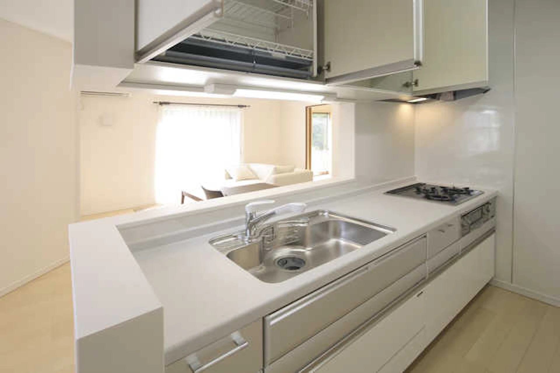 壁付けキッチンは料理に集中したい人や広々としたリビングにしたい人におすすめ