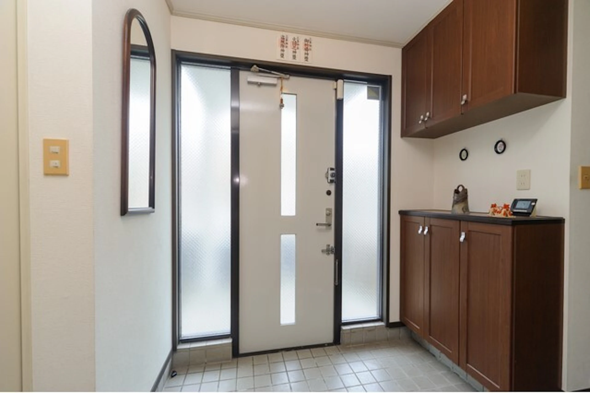 茶色いセパレートタイプの下駄箱