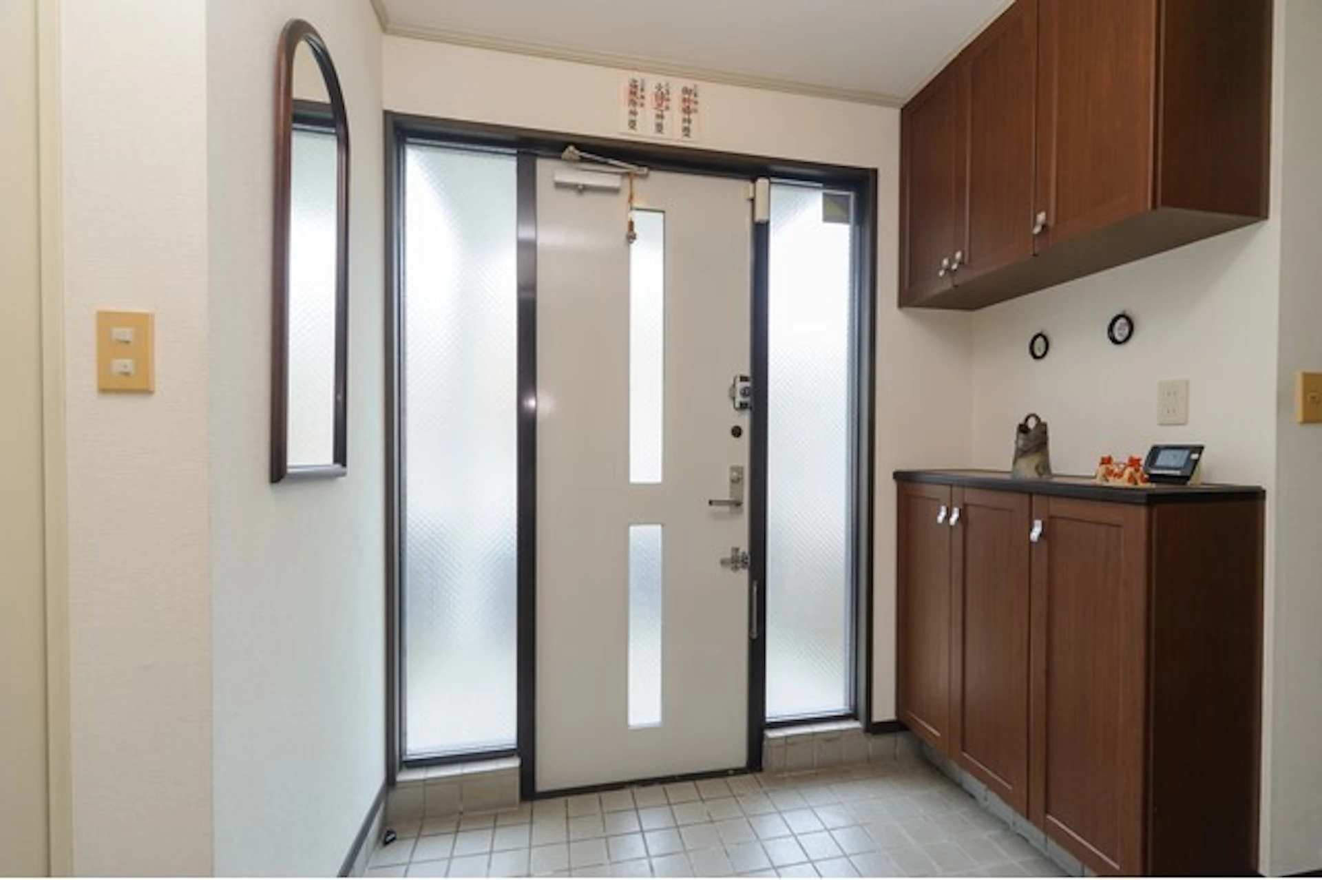 茶色いセパレートタイプの下駄箱